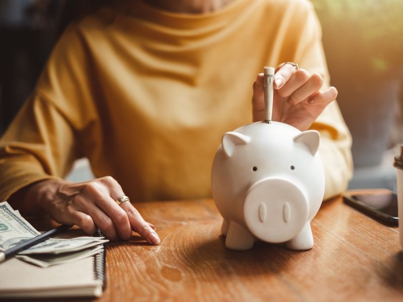 Dlaczego warto oszczędzać pieniądze? 3 powody